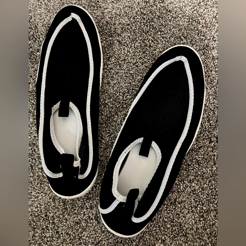 Men’s water shoes